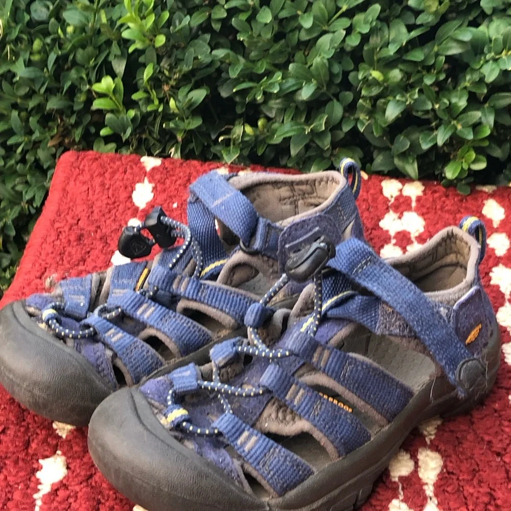 Keen Kids Boy’s Blue Outdoor Water Sport Sandals Size 12